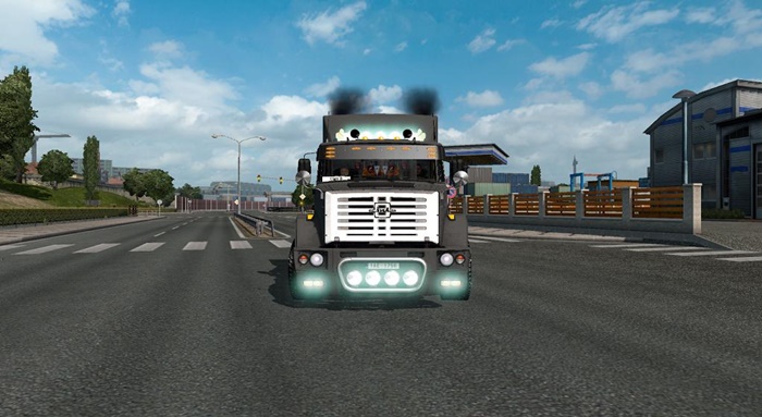 ETS2 – Zil 4421 Modifiyeli Çekici Modu V8 (1.36.x)